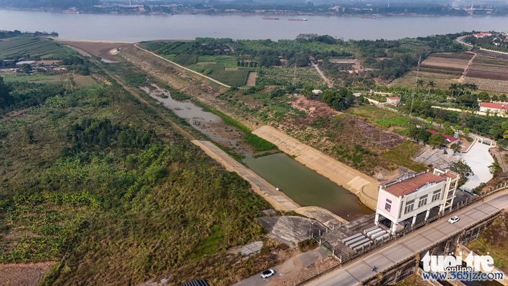 Giáo sư Vũ Trọng Hồng: Lắp đặt ngay bơm thuyền để cứu sông Đáy đang ‘chết lặng’ - Ảnh 3.