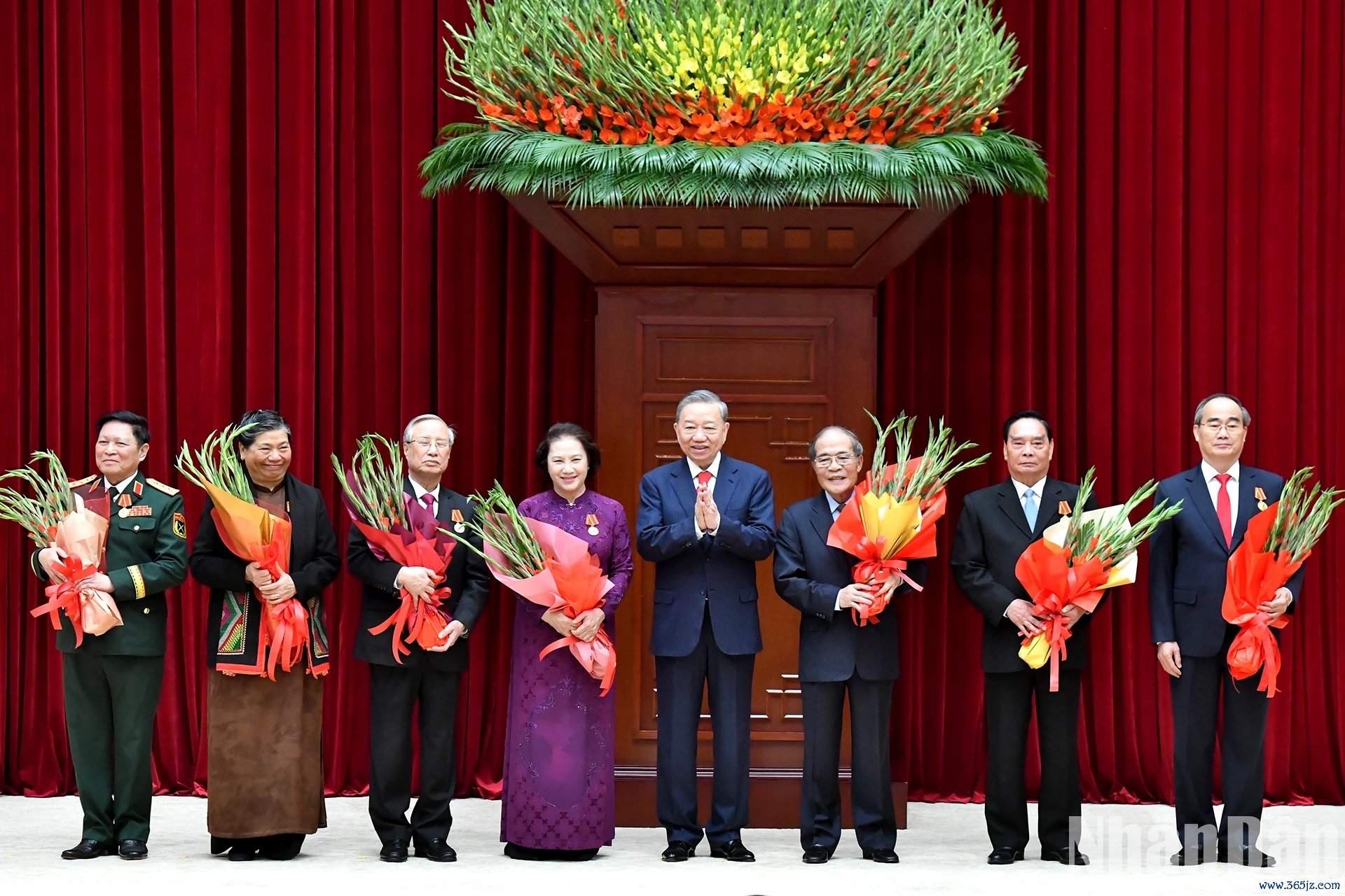 Huan chuong Sao Vang anh 3