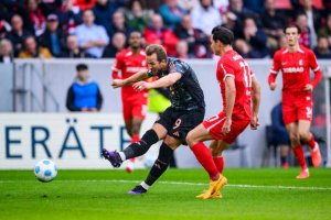 Harry Kane ghi siêu phẩm giúp Bayern Munich xây chắc ngôi đầu bảng