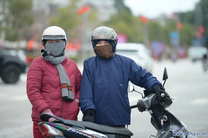 Thời tiết hôm nay 11-2: Bắc Bộ sương mù， mưa lạnh; Nam Bộ chiều tối mưa rào vài nơi - Ảnh 1.